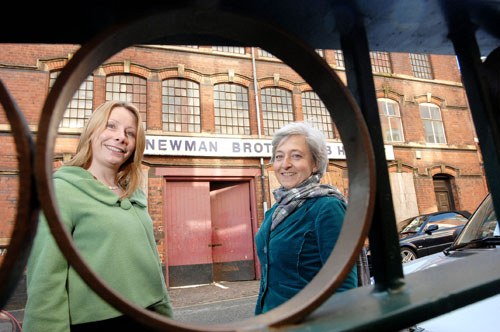 Heather Broadbent of AWM with our Director Elizabeth Perkins outside Newman Bros on Fleet Street