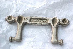 The registered-design number was key to dating this handle design to 1914.   